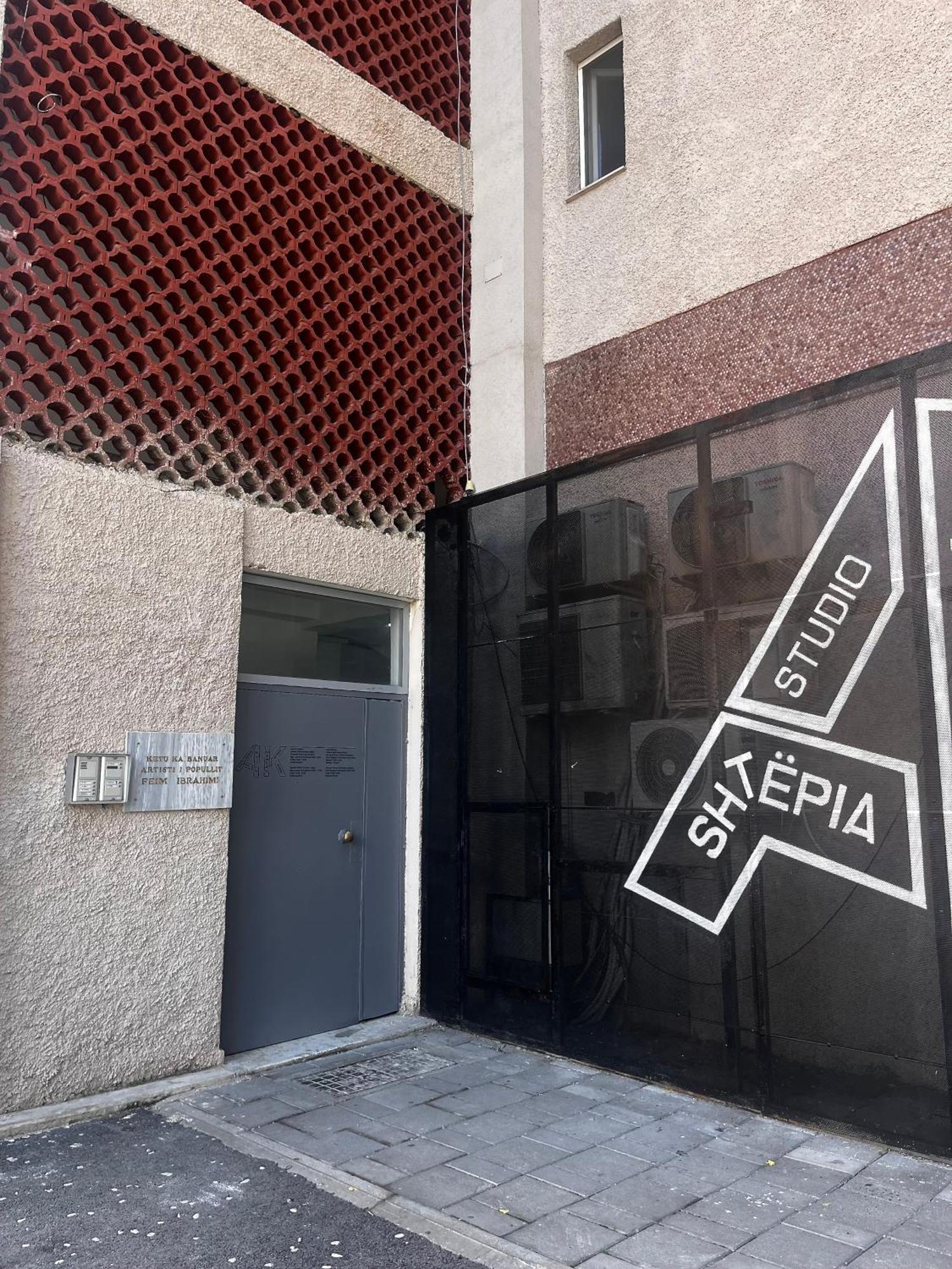 Ferienwohnung A Casa Dei Nonni Tirana Exterior foto